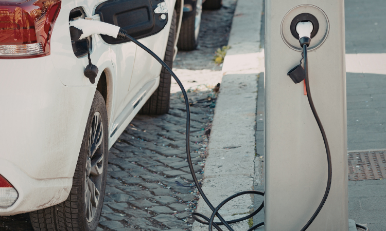 sistem electric vehicle (EV) charging station di BSD GoBSD