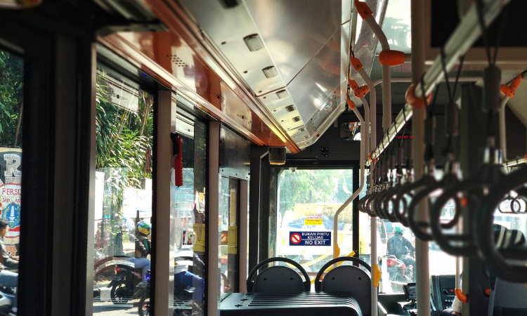 bus transjakarta s11 bsd ke jakarta GoBSD